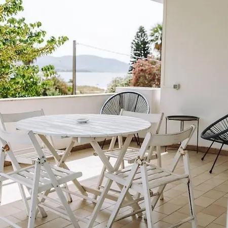 Laku Playa Holiday home *