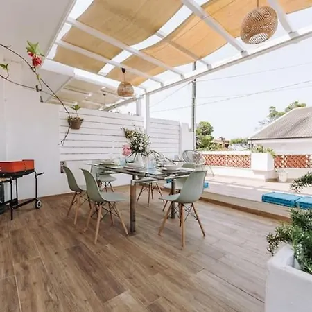 Laku Playa Holiday home *